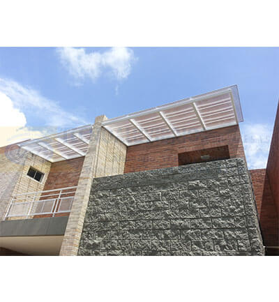 Techos en policarbonato con estructura en aluminio