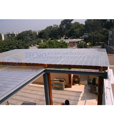 Techos en policarbonato con estructura en aluminio