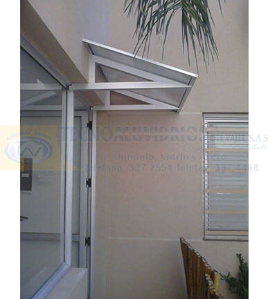 Techos en policarbonato con estructura en aluminio